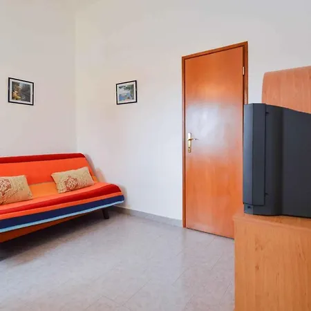 Apartment In Banjole/istrien 17491 *