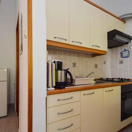 Apartment In Banjole/istrien 17491 *